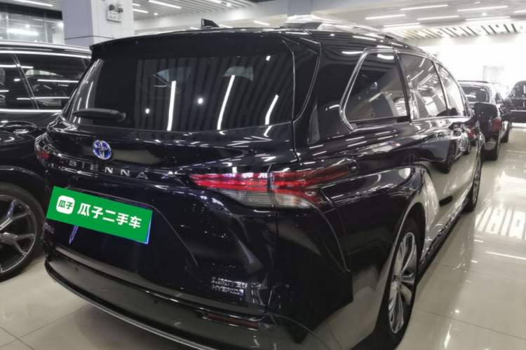 Used Toyota SIENNA 2023 2.5L Hybrid Deluxe Edition Rear Right 45 Deg