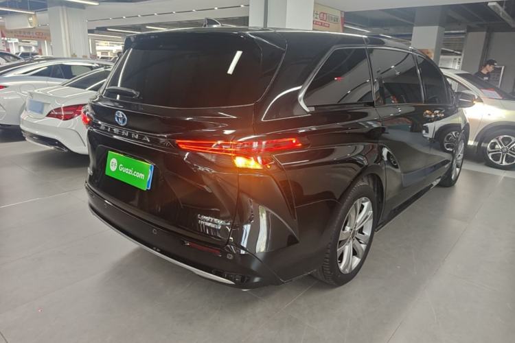 Used Toyota SIENNA 2023 2.5L Hybrid Deluxe Edition Rear Right 45 Deg