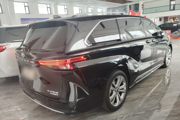 Used Toyota SIENNA 2023 2.5L Hybrid Platinum Edition Rear Right 45 Deg