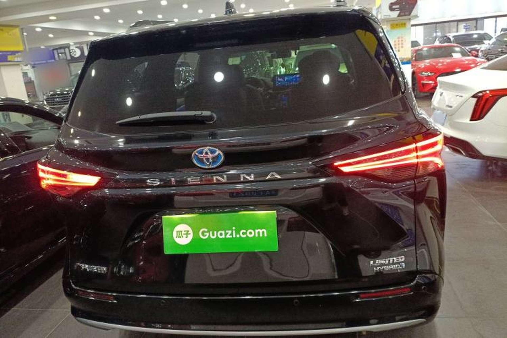Used Toyota SIENNA 2023 2.5L Hybrid Deluxe Edition Rear