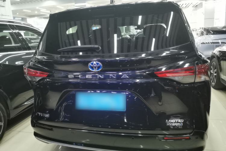 Used Toyota SIENNA 2023 2.5L Hybrid Deluxe Edition Rear