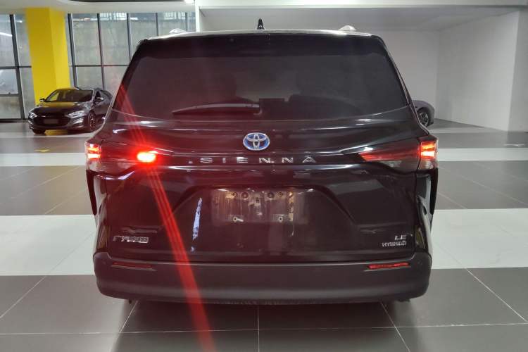 Used Toyota SIENNA 2023 2.5L Hybrid Comfort Edition Rear