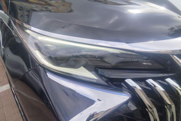 Used Toyota SIENNA 2023 2.5L Hybrid Comfort Edition Right Front Headlight