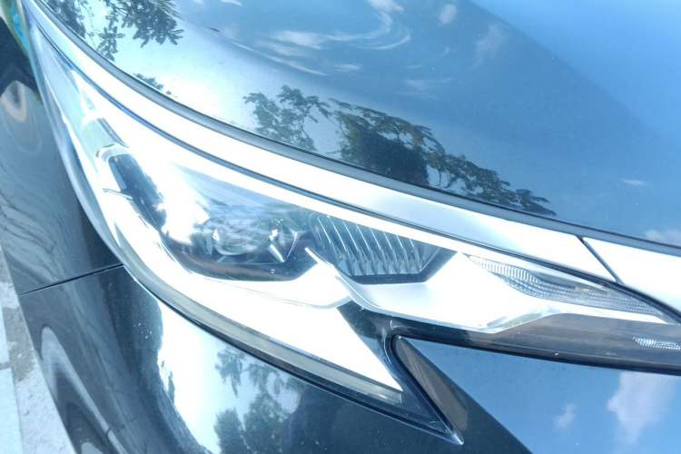 Used Toyota SIENNA 2023 2.5L Hybrid Luxury Edition Right Front Headlight