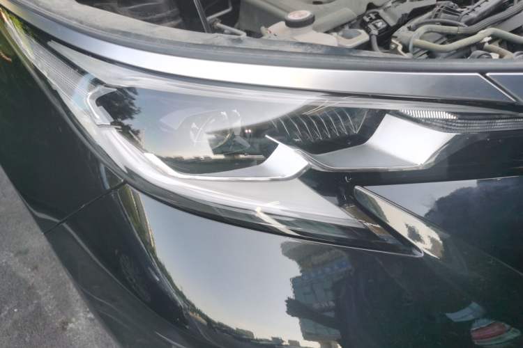 Used Toyota SIENNA 2023 2.5L Hybrid Deluxe Edition Right Front Headlight