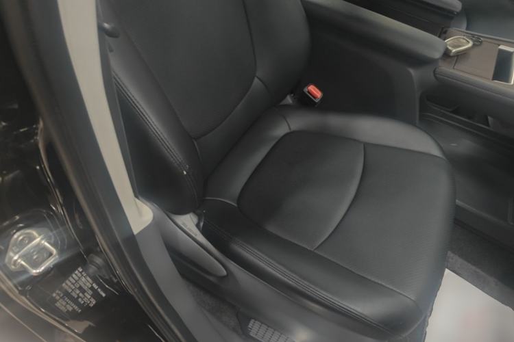 Used Toyota SIENNA 2023 2.5L Hybrid Comfort Edition Right Front Seat
