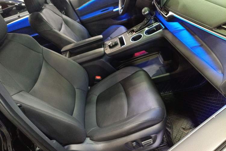 Used Toyota SIENNA 2023 2.5L Hybrid Deluxe Edition Right Front Seat