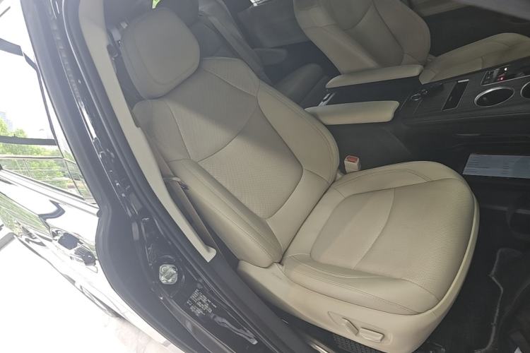 Used Toyota SIENNA 2023 2.5L Hybrid Deluxe Edition Right Front Seat