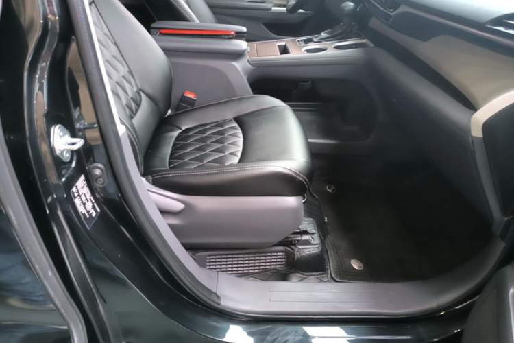 Used Toyota SIENNA 2023 2.5L Hybrid Comfort Edition Right Front Seat