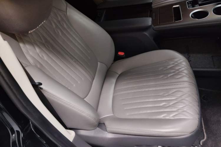 Used Toyota SIENNA 2023 2.5L Hybrid Comfort Edition Right Front Seat