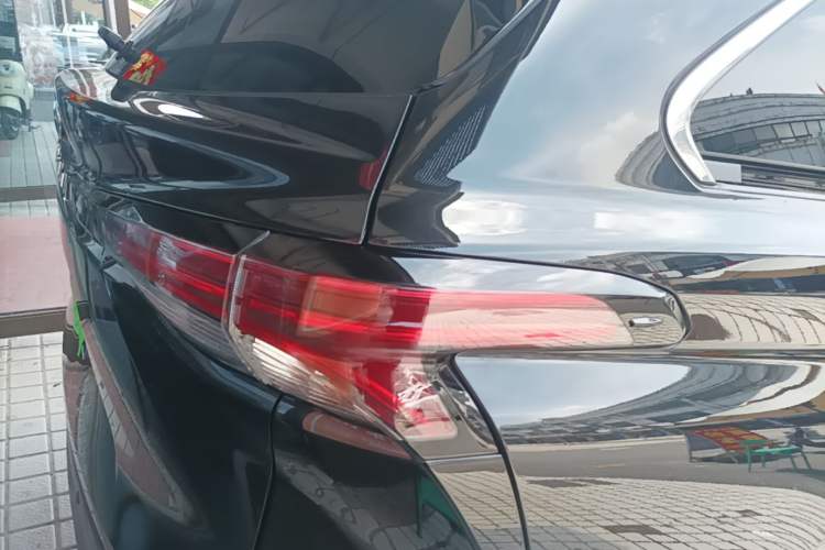 Used Toyota SIENNA 2023 2.5L Hybrid Comfort Edition Right Rear Taillight
