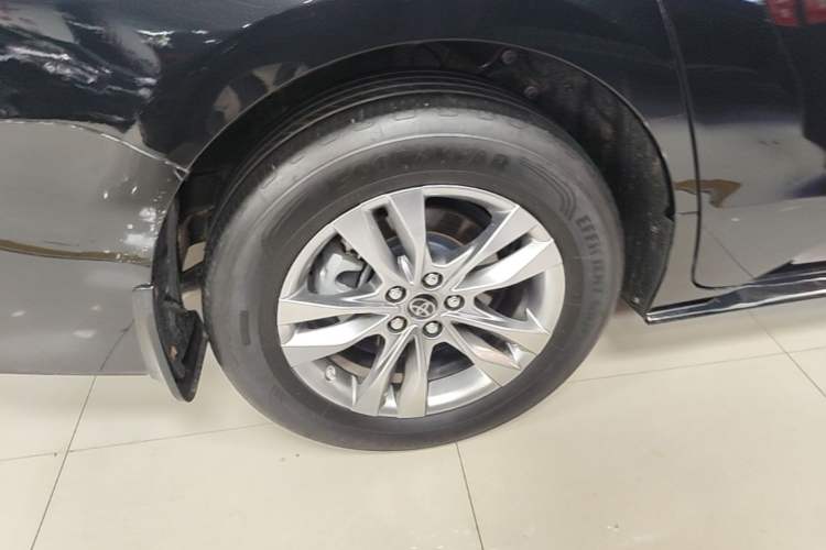 Used Toyota SIENNA 2023 2.5L Hybrid Comfort Edition Right Rear Wheel Hub
