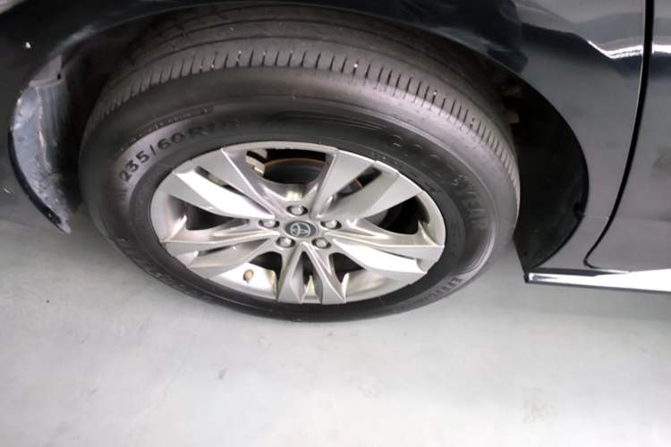 Used Toyota SIENNA 2023 2.5L Hybrid Comfort Edition Right Rear Wheel Hub
