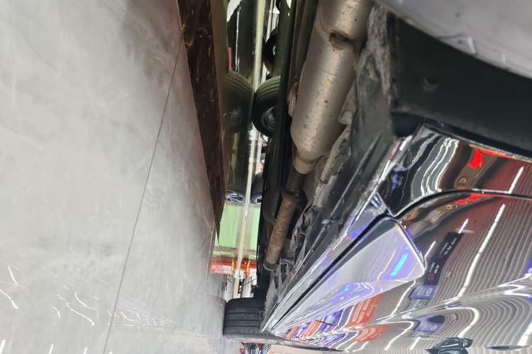 Used Toyota SIENNA 2023 2.5L Hybrid Platinum Edition Right Side Sill
