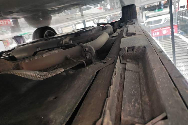 Used Toyota SIENNA 2023 2.5L Hybrid Deluxe Edition Right Side Sill