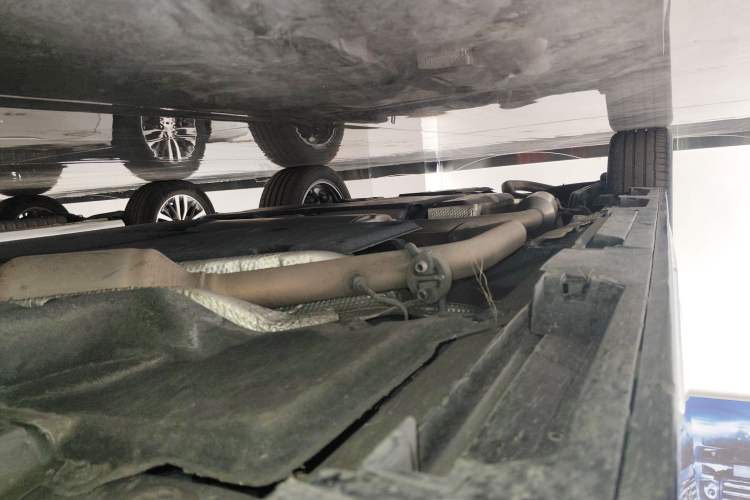 Used Toyota SIENNA 2023 2.5L Hybrid Platinum Edition Right Side Sill