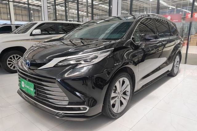 Used Toyota SIENNA 2023 2.5L Hybrid Deluxe Edition