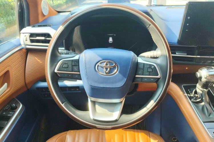 Used Toyota SIENNA 2023 2.5L Hybrid Comfort Edition Steering Wheel