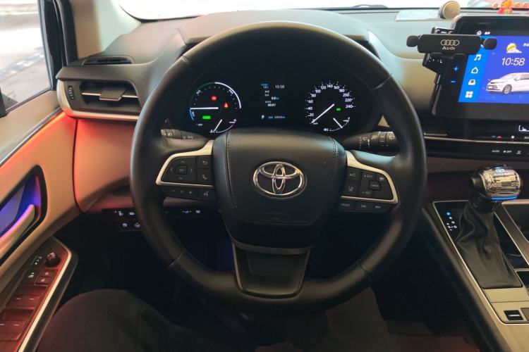 Used Toyota SIENNA 2023 2.5L Hybrid Comfort Edition Steering Wheel