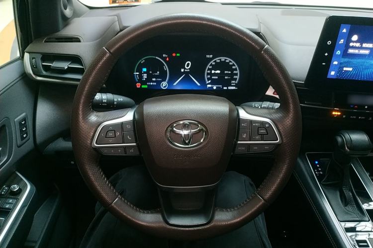 Used Toyota SIENNA 2023 2.5L Hybrid Platinum Edition Steering Wheel
