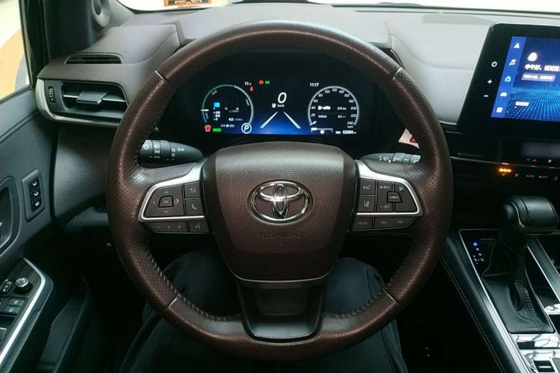 Used Toyota SIENNA 2023 2.5L Hybrid Platinum Edition Steering Wheel