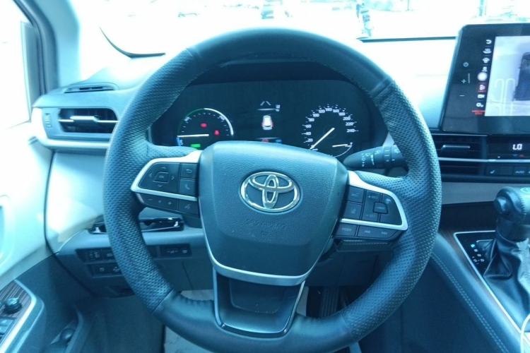 Used Toyota SIENNA 2023 2.5L Hybrid Luxury Edition Steering Wheel