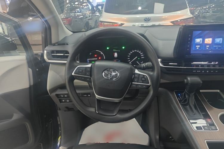 Used Toyota SIENNA 2023 2.5L Hybrid Comfort Edition Steering Wheel