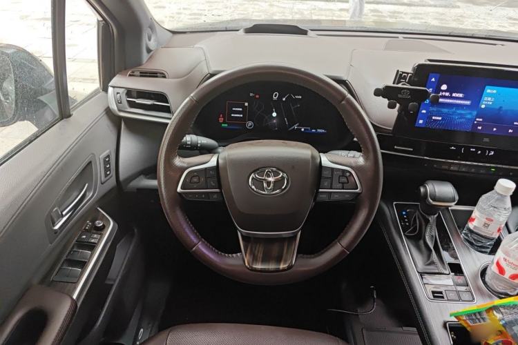 Used Toyota SIENNA 2023 2.5L Hybrid Ultimate Edition Steering Wheel