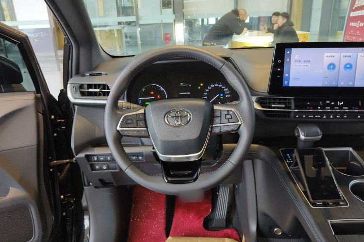 Used Toyota SIENNA 2023 2.5L Hybrid Deluxe Edition Steering Wheel