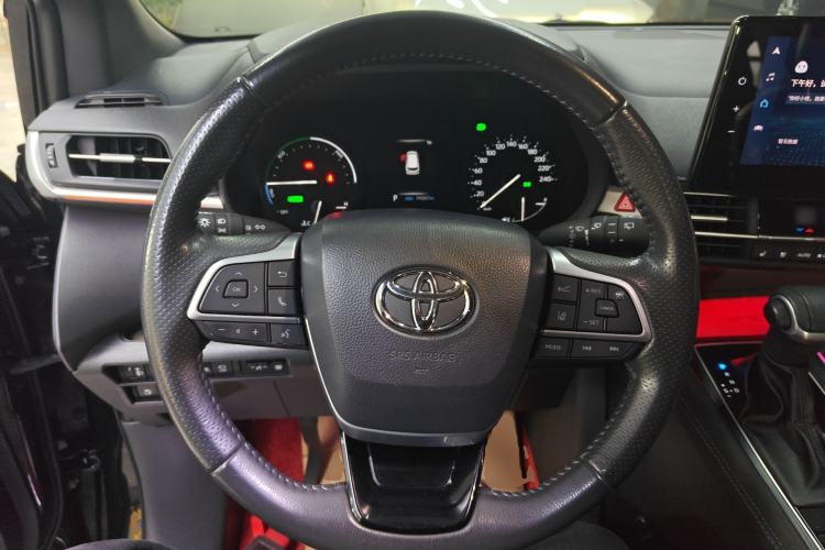 Used Toyota SIENNA 2023 2.5L Hybrid Deluxe Edition Steering Wheel