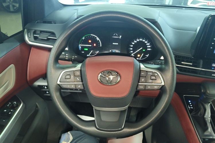 Used Toyota SIENNA 2023 2.5L Hybrid Comfort Edition Steering Wheel