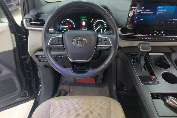 Used Toyota SIENNA 2023 2.5L Hybrid Deluxe Edition Steering Wheel