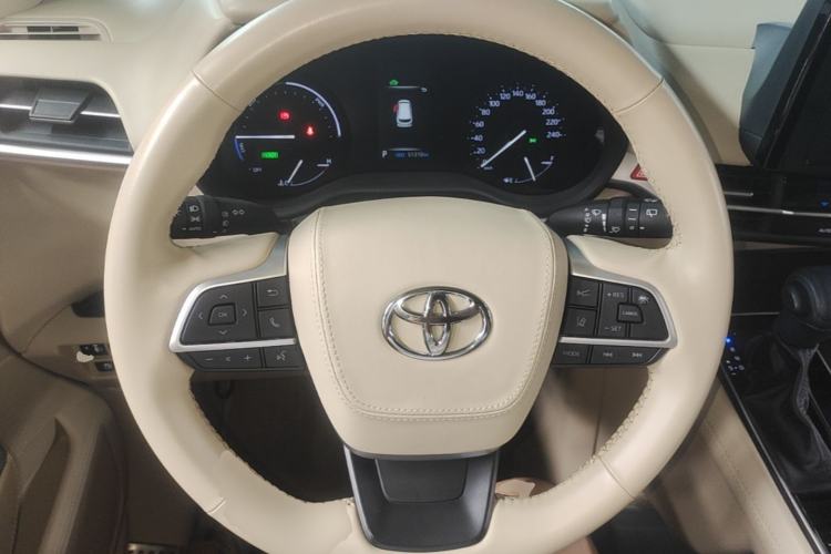 Used Toyota SIENNA 2023 2.5L Hybrid Comfort Edition Steering Wheel