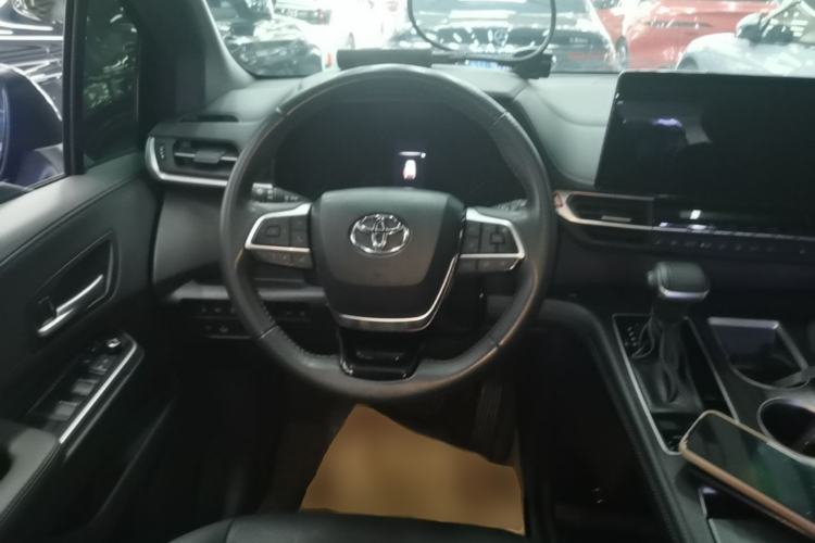 Used Toyota SIENNA 2023 2.5L Hybrid Deluxe Edition Steering Wheel