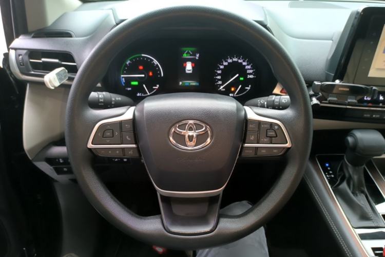 Used Toyota SIENNA 2023 2.5L Hybrid Comfort Edition Steering Wheel
