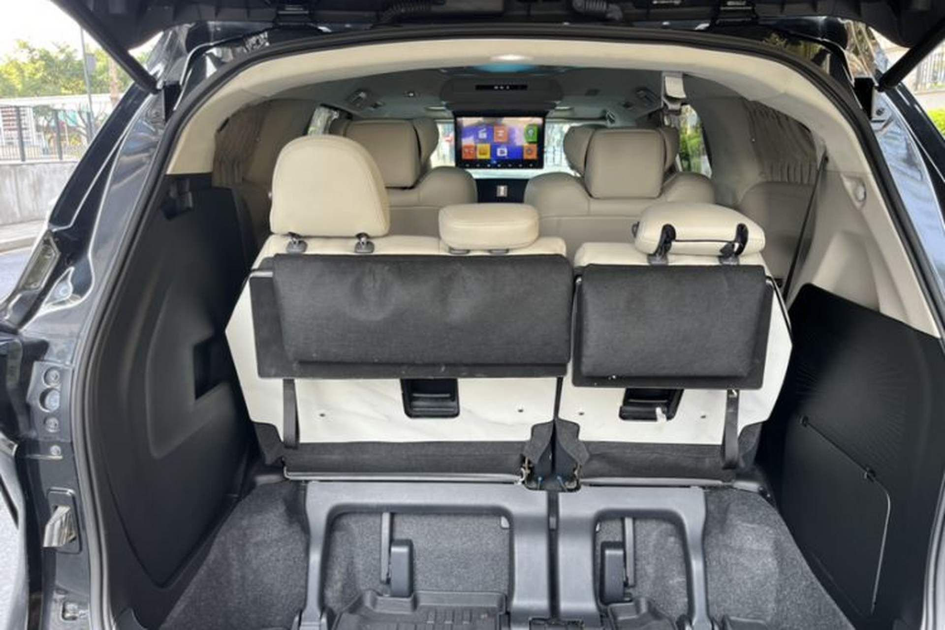 Used Toyota SIENNA 2023 2.5L Hybrid Comfort Edition Trunk