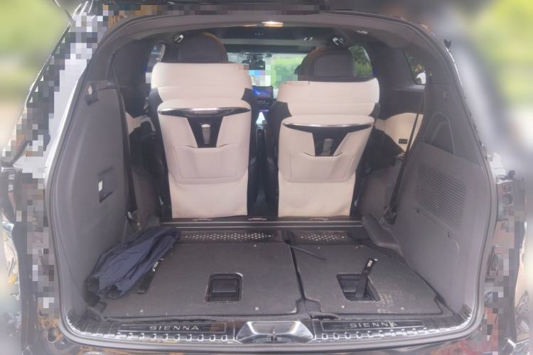 Used Toyota SIENNA 2023 2.5L Hybrid Comfort Edition Trunk