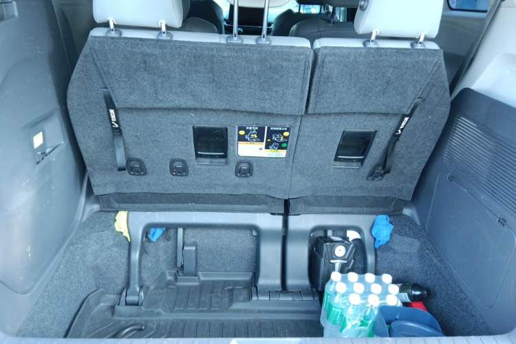 Used Toyota SIENNA 2023 2.5L Hybrid Luxury Edition Trunk