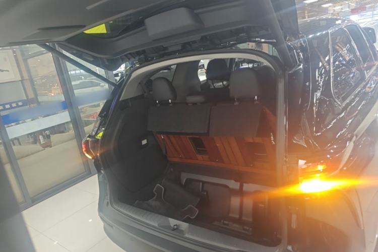 Used Toyota SIENNA 2023 2.5L Hybrid Comfort Edition Trunk