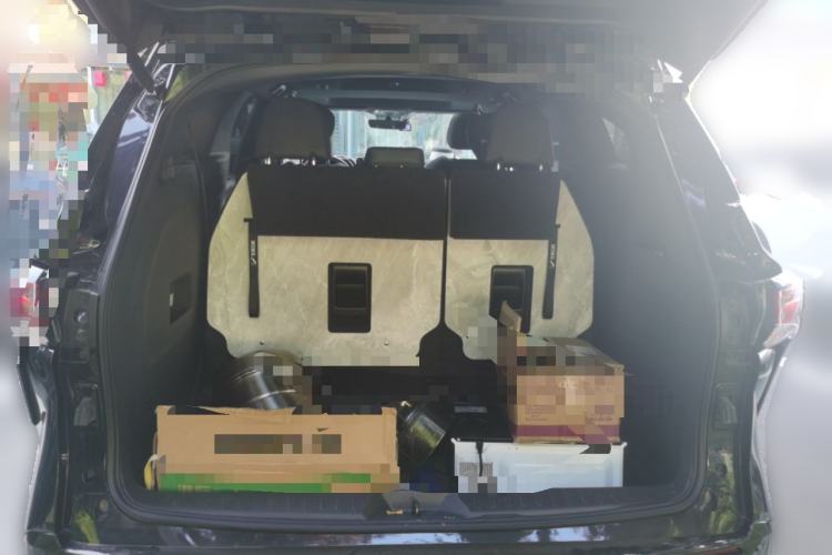 Used Toyota SIENNA 2023 2.5L Hybrid Deluxe Edition Trunk