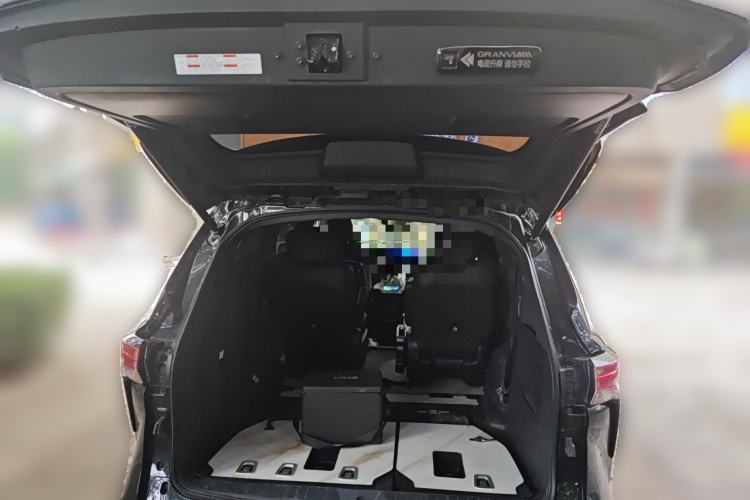 Used Toyota SIENNA 2023 2.5L Hybrid Ultimate Edition Trunk