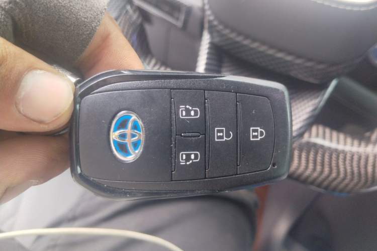Used Toyota SIENNA 2023 2.5L Hybrid Comfort Edition Vehicle Key