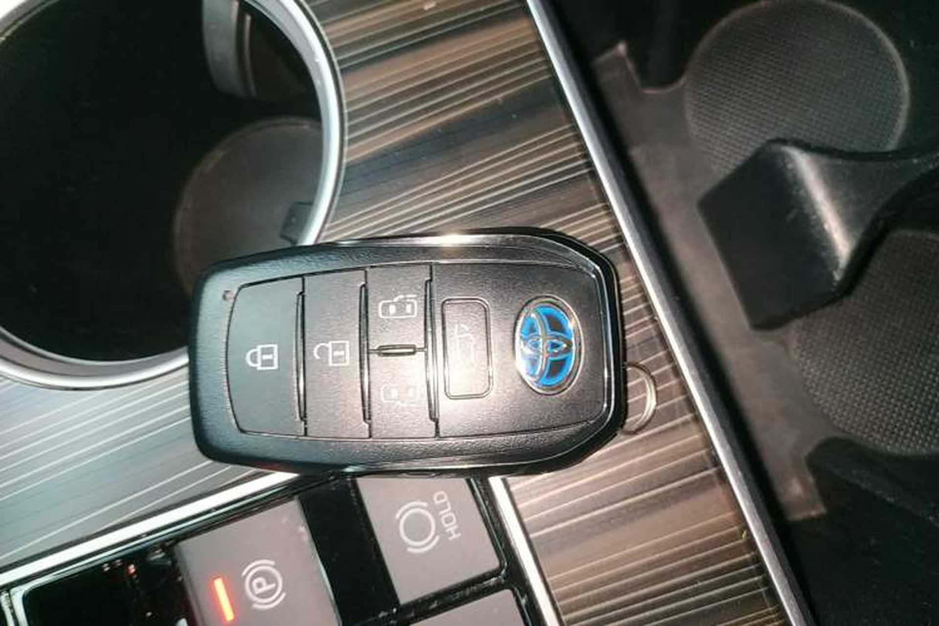 Used Toyota SIENNA 2023 2.5L Hybrid Platinum Edition Vehicle Key