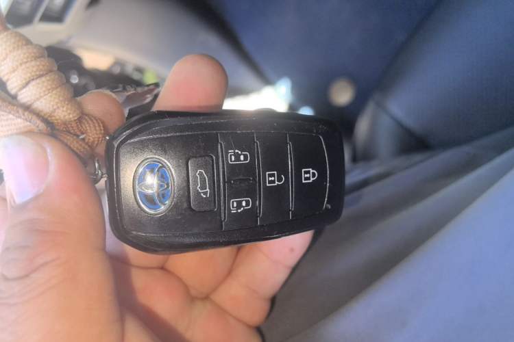 Used Toyota SIENNA 2023 2.5L Hybrid Deluxe Edition Vehicle Key