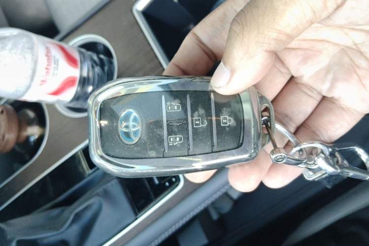 Used Toyota SIENNA 2023 2.5L Hybrid Comfort Edition Vehicle Key