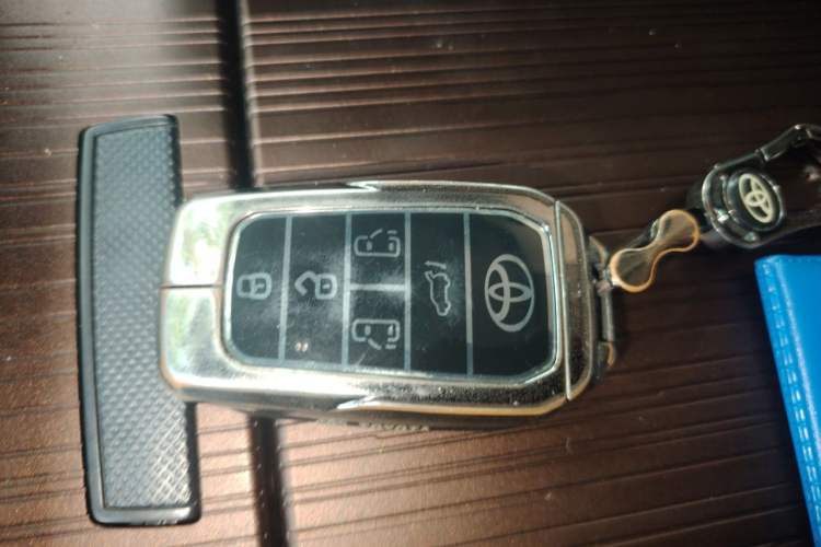 Used Toyota SIENNA 2023 2.5L Hybrid Comfort Edition Vehicle Key