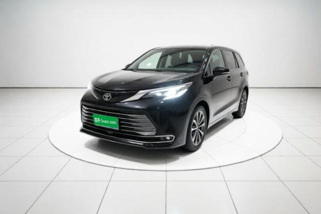 Used Toyota SIENNA 2023 2.5L Hybrid Deluxe Edition