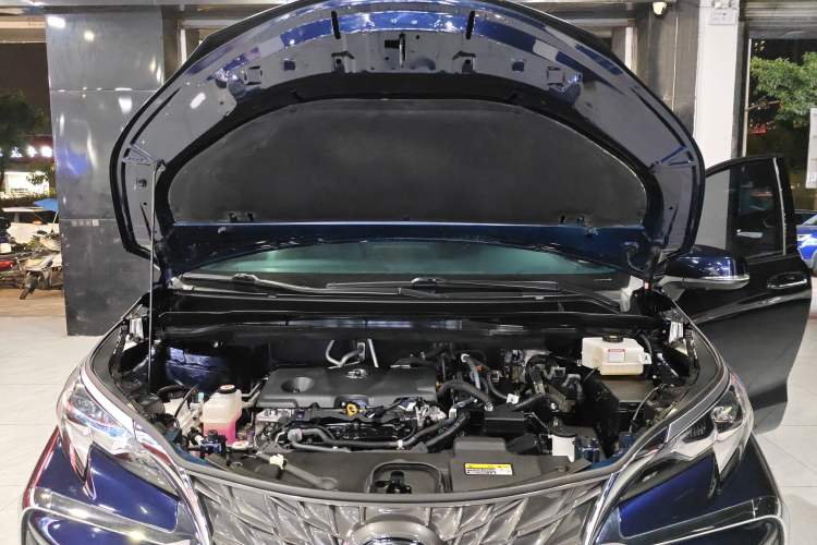 Used Toyota SIENNA 2023 2.5L Hybrid Deluxe Edition Engine Bay