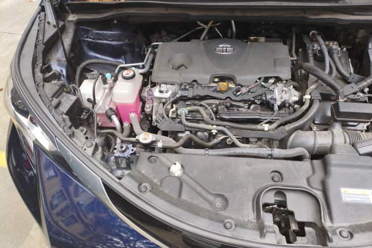 Used Toyota SIENNA 2023 2.5L Hybrid Ultimate Edition Engine Bay Right