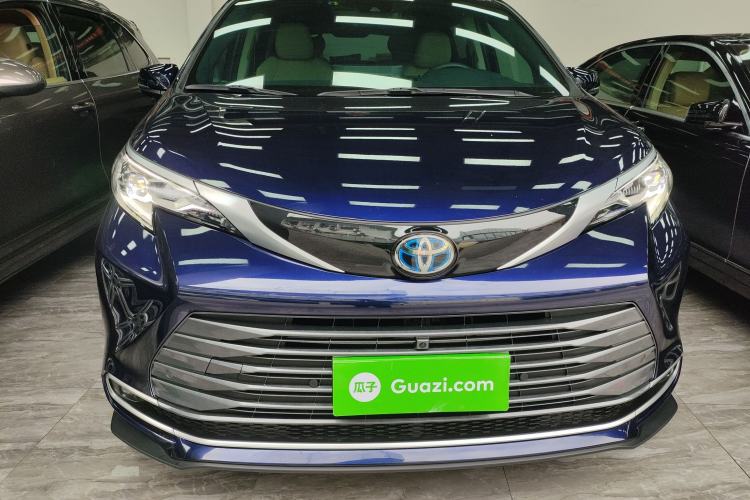 Used Toyota SIENNA 2023 2.5L Hybrid Deluxe Edition Exterior 1